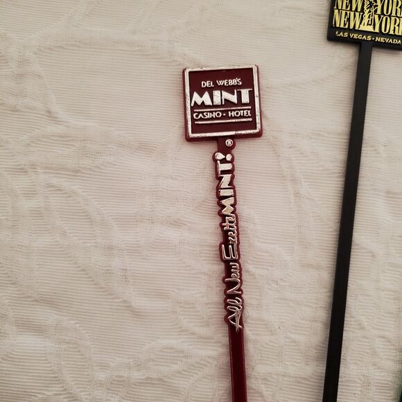 Vintage Las Vegas Cocktail Swizzle Stir Sticks 3 Plastic MGM Mint New York NY - Picture 3 of 6